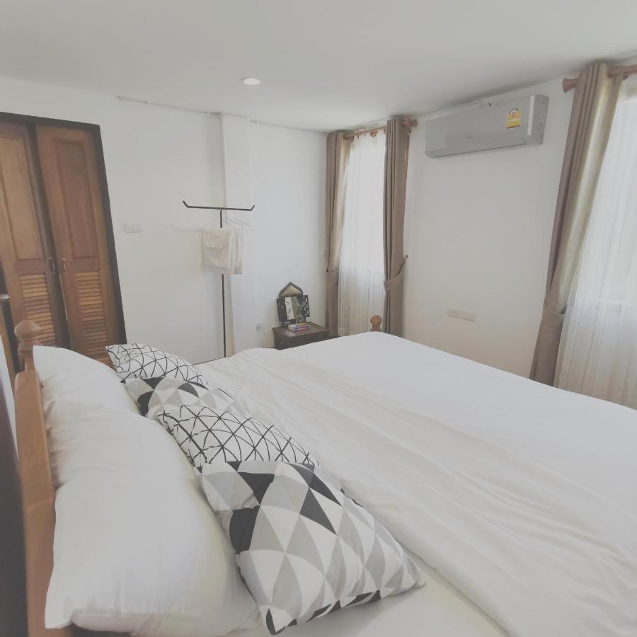 Stay Here Hostel Chiang Mai Zewnętrze zdjęcie